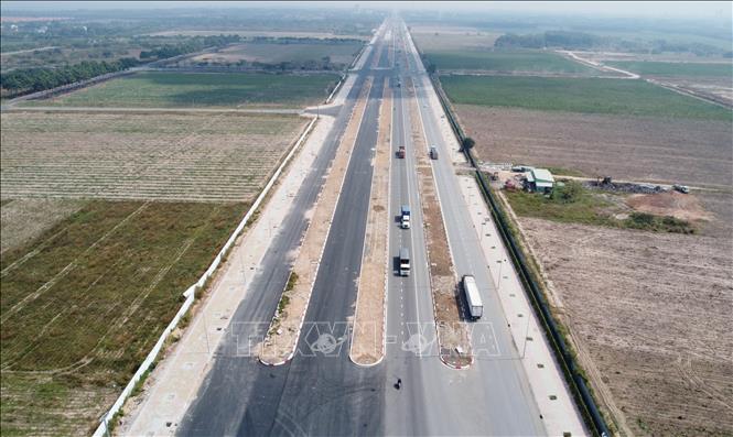 Đường 25B kết nối sân bay Long Thành đang thi công. Ảnh: Công Phong - TTXVN