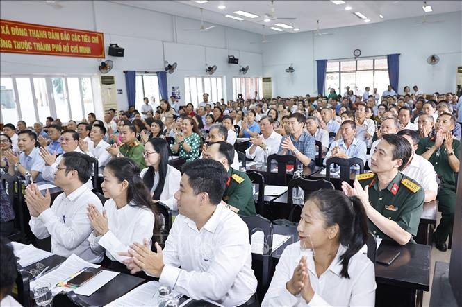 Cử tri xã Đông Thạnh, Hồ Chí Minh dự hội nghị. Ảnh: Doãn Tấn - TTXVN