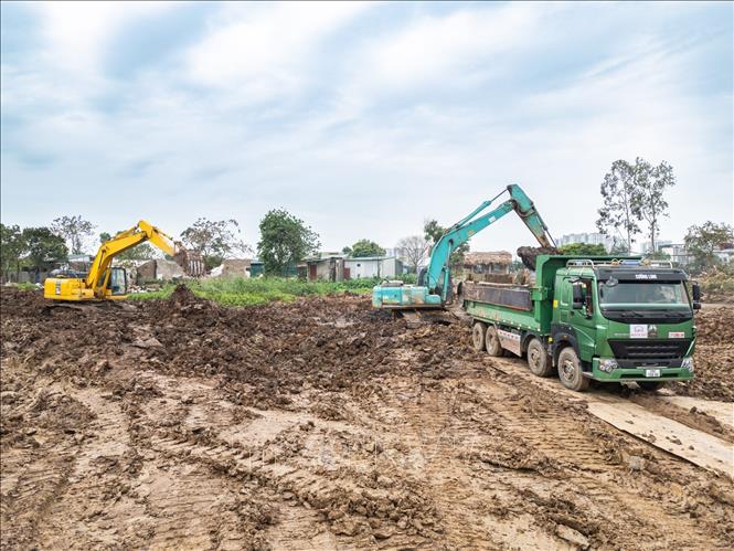 Hồ điều hòa Phú Đô là một trong 10 dự án khẩn cấp được UBND TP Hà Nội phê duyệt nhằm giải quyết tình trạng ngập úng kéo dài tại khu vực phía Tây Thủ đô. Ảnh: Lê Đông - TTXVN