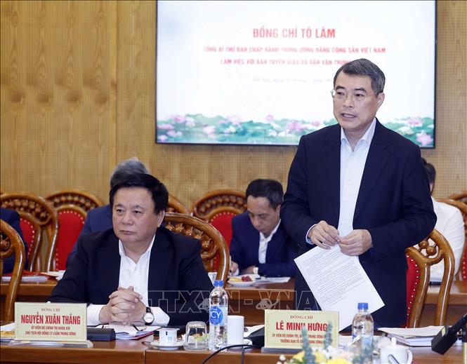 Đồng chí Lê Minh Hưng, Uỷ viên Bộ Chính trị, Bí thư Trung ương Đảng, Trưởng Ban Tổ chức Trung ương phát biểu. Ảnh: Thống Nhất – TTXVN