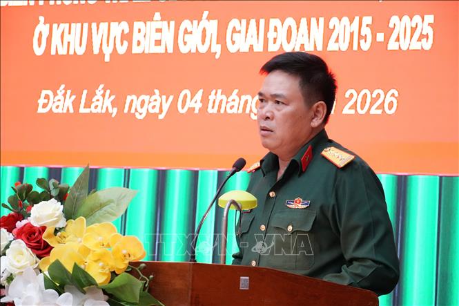 Đại tá Đinh Văn Hưng, Chính ủy Bộ Chỉ huy Quân sự tỉnh Đắk Lắk phát biểu chỉ đạo hội nghị. Ảnh: Tuấn Anh – TTXVN