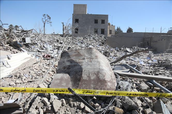 Thiệt hại sau các cuộc không kích của Mỹ và Israel tại Tehran, Iran ngày 3/3/2026. Ảnh: THX/TTXVN