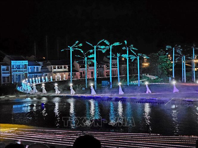 Biểu diễn nghệ thuật tại chương trình. Ảnh: Trần Lê Lâm - TTXVN