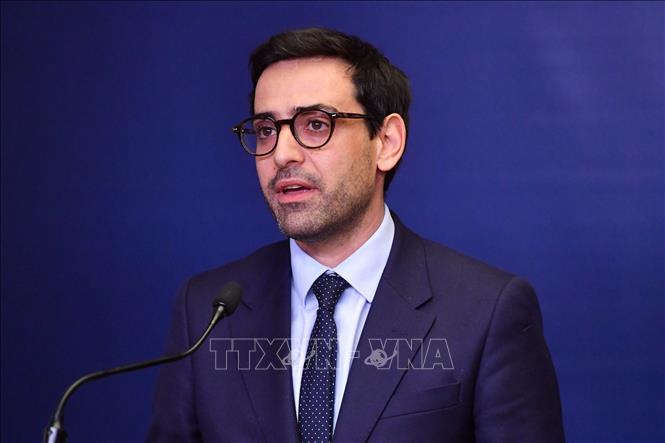 Phó Chủ tịch điều hành phụ trách Thịnh vượng và chiến lược công nghiệp của EC Stephane Sejourne nhấn mạnh: “Bất kỳ đe dọa nào nhằm vào một quốc gia thành viên đều mặc nhiên là đe dọa đối với toàn bộ EU”. Ảnh: PAP/TTXVN