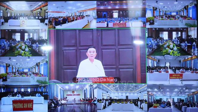 Thường trực Ban Bí thư Trần Cẩm Tú tiếp xúc trực tuyến giữa cử tri với người ứng cử Đại biểu Quốc hội khoá XVI thành phố Đà Nẵng. Ảnh: Phương Hoa - TTXVN