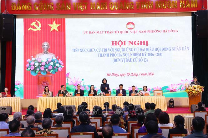 Hội nghị tiếp xúc cử tri, vận động bầu cử của những người ứng cử đại biểu Hội đồng nhân dân thành phố Hà Nội khóa XVII, nhiệm kỳ 2026-2031. Ảnh: Văn Điệp - TTXVN