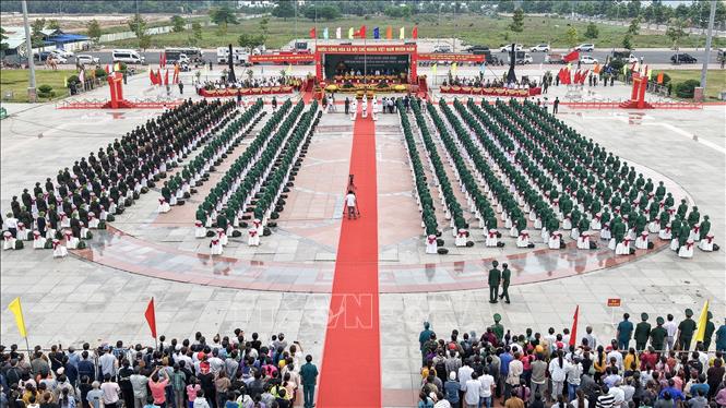 Toàn cảnh lễ giao, nhận quân ở Điểm giao, nhận quân số 3, Ban phòng thủ khu vực 2, phường Nhị Quý, tỉnh Đồng Tháp. Ảnh: TTXVN phát