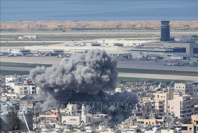 Khói bốc lên sau cuộc không kích của Israel tại Beirut, Liban, ngày 4/3/2026. Ảnh: THX/TTXVN