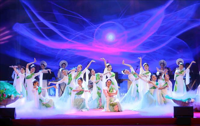 Một tiết mục tại chương trình. Ảnh: Phạm Kiên - TTXVN