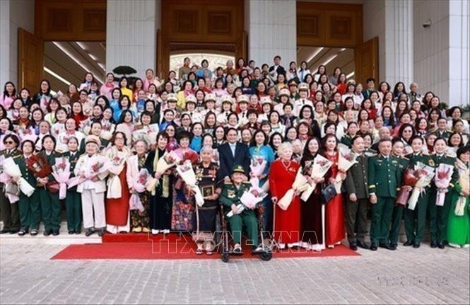 Thủ tướng Phạm Minh Chính gặp mặt nữ Anh hùng lực lượng vũ trang nhân dân, nữ Anh hùng lao động, nữ tướng, nhà khoa học nữ và Lễ kỷ niệm 40 năm Giải thưởng Kovalevskaia và trao giải năm 2024 (Hà Nội 8/3/2025). Ảnh: Dương Giang - TTXVN
