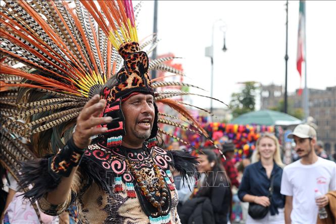 Quang cảnh lễ hội Tlacaxipehualiztli được tái hiện tại thủ đô Mexico City. Ảnh: Phi Hùng - PV TTXVN tại Mexico