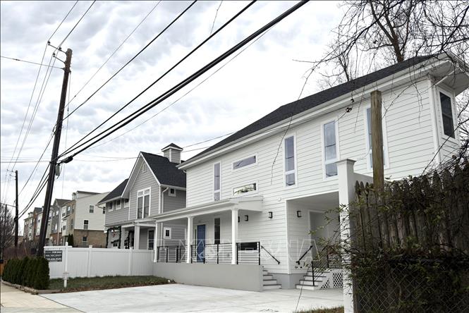 Một ngôi nhà đơn lẻ mặt đường Connecticut ở bang Maryland (Mỹ) được rao bán. Ảnh: Ngọc Quang - PV TTXVN tại Mỹ