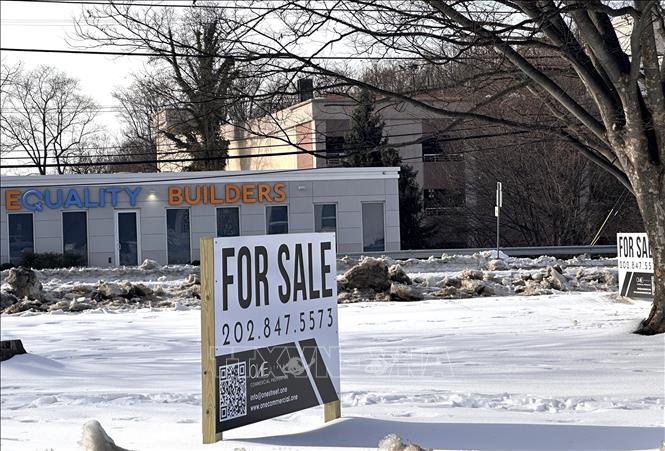 Biển quảng cáo “bán nhà” của một nhà thầu xây dựng tại bang Maryland (Mỹ). Ảnh: Ngọc Quang - PV TTXVN tại Mỹ