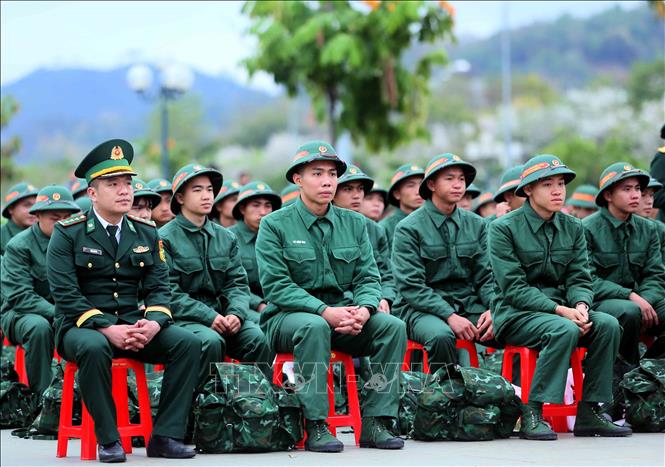 Công dân tỉnh Sơn La chuẩn bị lên đường thực hiện nghĩa vụ Quân sự. Ảnh: Quang Quyết - TTXVN