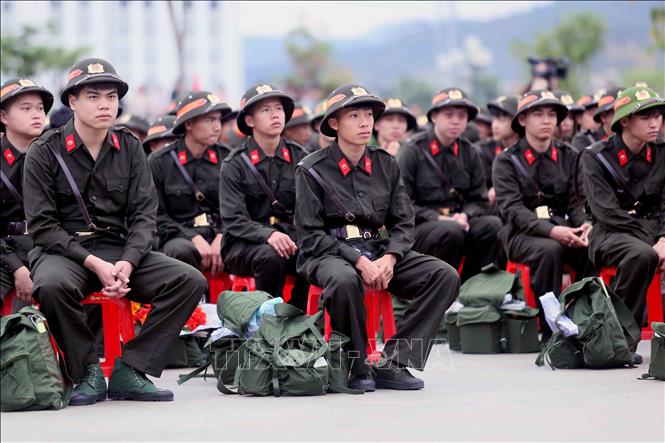 Công dân tỉnh Sơn La chuẩn bị lên đường thực hiện nghĩa vụ Công an nhân dân. Ảnh: Quang Quyết - TTXVN