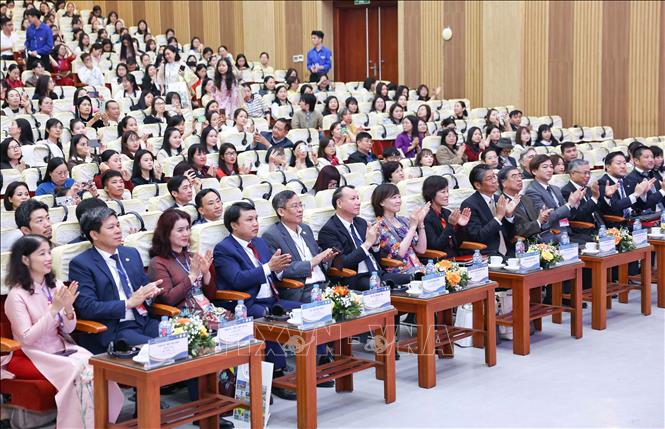 Đại biểu trong nước và quốc tế tham dự diễn đàn. Ảnh: Thanh Tùng - TTXVN