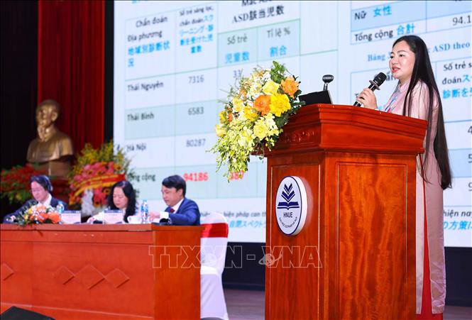 Diễn đàn được tổ chức trên nền tảng hợp tác học thuật và thực tiễn giữa các tổ chức nghiên cứu quốc tế và các cơ sở giáo dục, với mục tiêu thúc đẩy tiếp cận đa ngành trong hỗ trợ trẻ rối loạn phát triển. Ảnh: Thanh Tùng - TTXVN