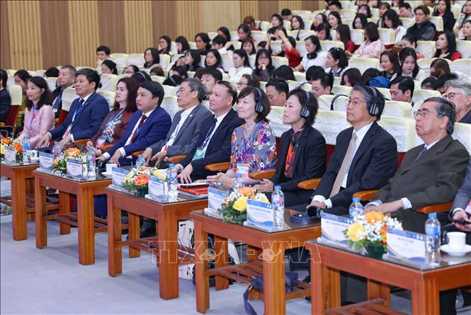 Đại biểu trong nước, quốc tế tham dự diễn đàn. Ảnh: Thanh Tùng - TTXVN
