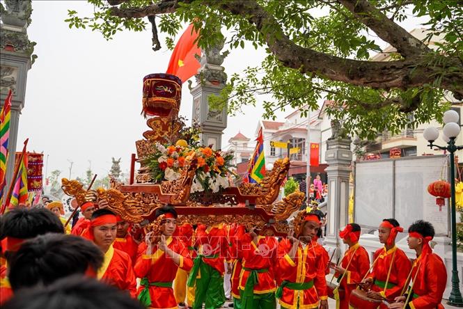 Lễ hội tại làng Chử Xá (Hà Nội) là minh chứng sống động cho nỗ lực bảo tồn và phát huy giá trị di sản phi vật thể quốc gia. Ảnh: Khánh Hoà - TTXVN