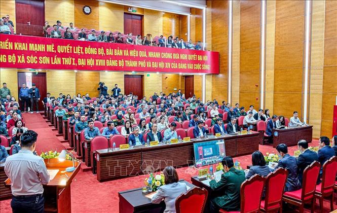 Hội nghị tiếp xúc cử tri góp phần tăng cường đối thoại giữa cử tri và người ứng cử trước kỳ bầu cử HĐND các cấp. Ảnh: Trung Nguyên - TTXVN