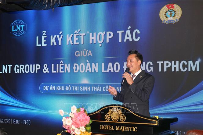 Ông Lê Xuân Lành là Chủ tịch Hội đồng Quản trị Công ty Cổ phần Phát triển Dịch vụ LNT 7979 phát biểu tại lễ ký kết. Ảnh: Thanh Vũ-TTXVN