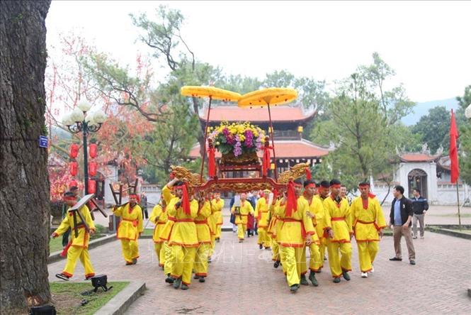 Lễ rước nước - nghi lễ quan trọng của Lễ hội mùa Xuân Côn Sơn - Kiếp Bạc. Ảnh: Mạnh Minh - TTXVN