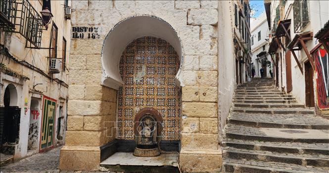 Điểm chụp ảnh không thể bỏ qua của du khách khi tới Casbah. Ảnh: Mạnh Hùng – P/v TTXVN tại Algeria   