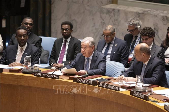 Tổng Thư ký LHQ Antonio Guterres (giữa, phía trước) phát biểu tại phiên họp của LHQ về xung đột giữa Mỹ-Israel với Iran, tại New York (Mỹ) ngày 28/2/2026. Ảnh: THX/TTXVN