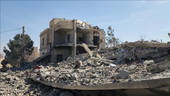 Toà nhà bị phá huỷ sau vụ không kích của Israel xuống thị trấn Ansar, Liban ngày 6/3/2026. Ảnh: THX/TTXVN