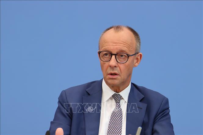 Thủ tướng Đức Friedrich Merz phát biểu trong cuộc họp báo tại Berlin, ngày 18/7/2025. Ảnh: THX/TTXVN