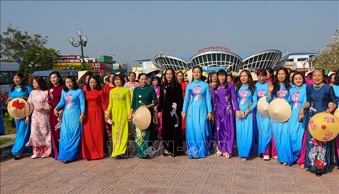 “Ao dai Week” celebrates the beauty of the traditional costume while promoting cultural values and strengthening community bonds nationwide. VNA Photo