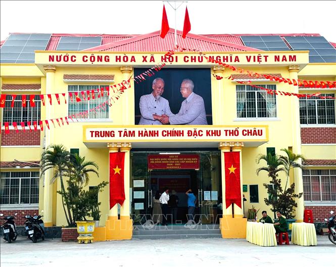 Khu vực bỏ phiếu tại Trung tâm hành chính đặc khu Thổ Châu. Ảnh: Văn Sĩ - TTXVN