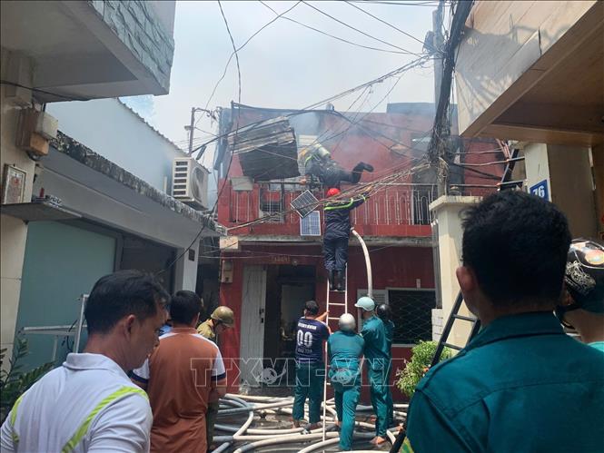 Hiện trường vụ cháy. Ảnh: Hồng Đạt - TTXVN