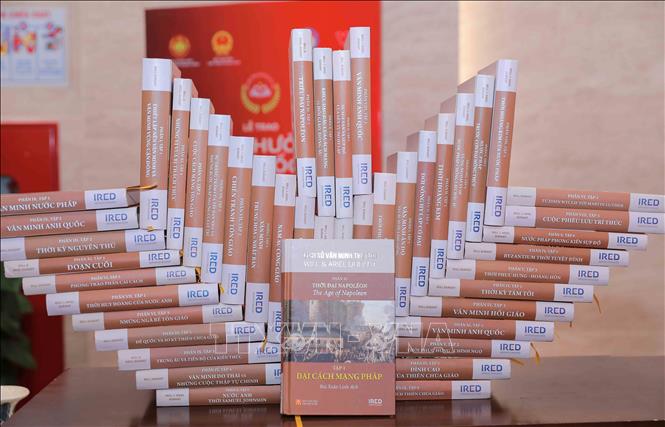 Sách đoạt giải thưởng Sách quốc gia lần thứ 8. Ảnh: Phan Phương - TTXVN