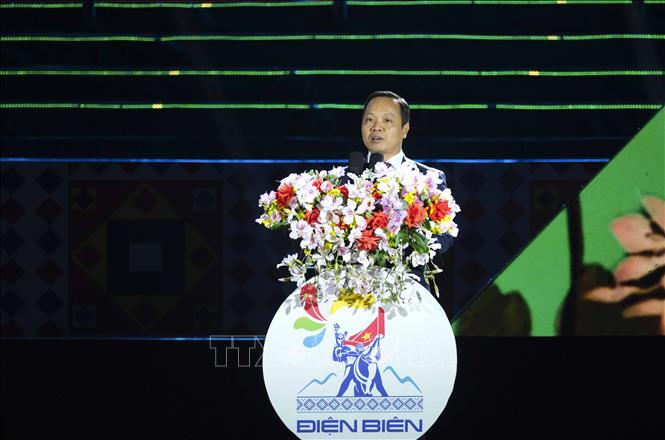 Bí thư Tỉnh ủy Điện Biên Trần Tiến Dũng phát biểu khai mạc Lễ hội. Ảnh: Xuân Tư - TTXVN