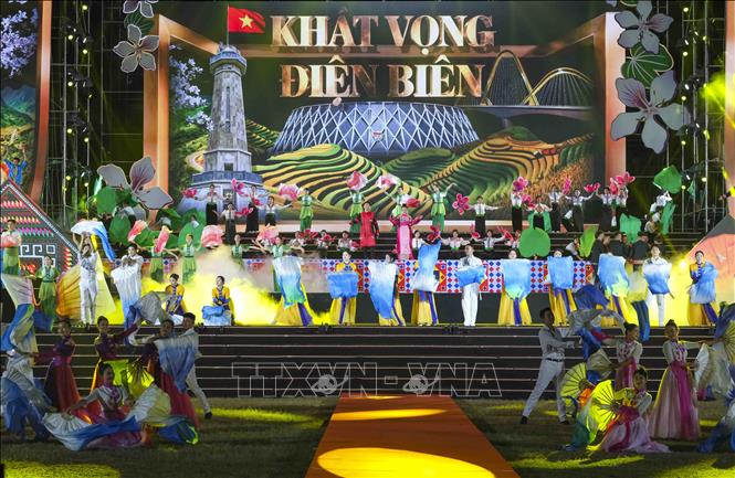 Chương trình nghệ thuật khai mạc Lễ hội Hoa Ban năm 2026. Ảnh: Xuân Tư - TTXVN