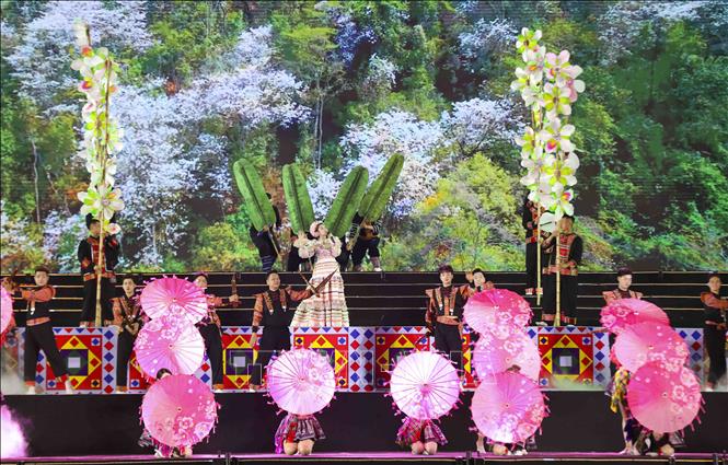 Chương trình nghệ thuật khai mạc Lễ hội Hoa Ban năm 2026. Ảnh: Xuân Tư - TTXVN