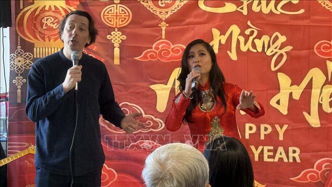 Kiến trúc sư Thibault Fèbrer song ca cùng ca sĩ Thanh Tâm bài 