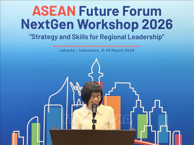 Đại sứ Phái đoàn Việt Nam tại ASEAN Tôn Thị Ngọc Hương phát biểu khai mạc Hội thảo. Ảnh: Minh Thái - Phóng viên TTXVN tại Indonesia. 