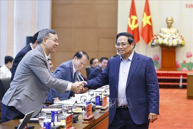 Thủ tướng Chính phủ Phạm Minh Chính với đại biểu. Ảnh: Doãn Tấn - TTXVN