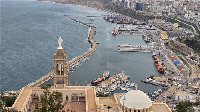 Toàn cảnh cảng Oran ở Bắc Phi. Ảnh: Nguyễn An - PV  TTXVN tại Algeria