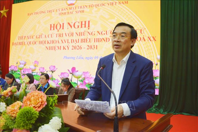 Ông Nguyễn Đình Lợi, Trưởng Ban Tuyên giáo và Dân vận Tỉnh ủy Bắc Ninh, ứng cử viên đại biểu HĐND tỉnh Bắc Ninh trình bày chương trình hành động. Ảnh: Thanh Thương - TTXVN