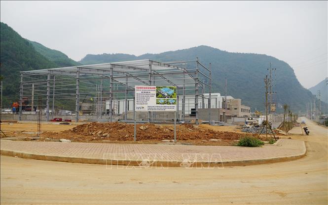 Dự án Nhà máy sản xuất giấy được triển khai tại Cụm công nghiệp Quảng Chu, xã Chợ Mới. Ảnh: Hoàng Nguyên - TTXVN