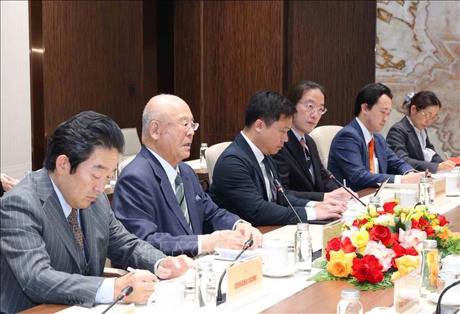 Cố vấn đặc biệt Liên minh Nghị sĩ hữu nghị Nhật - Việt Takebe Tsutomo tại buổi tiếp. Ảnh: Phương Hoa - TTXVN