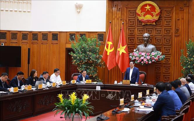 Thủ tướng Phạm Minh Chính chủ trì họp Tổ công tác bảo đảm an ninh năng lượng. Ảnh: Dương Giang-TTXVN 
