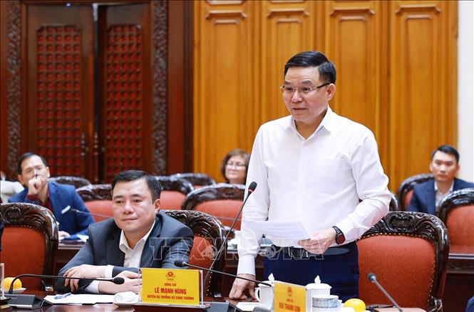 Quyền Bộ trưởng Bộ Công Thương  Lê Mạnh Hùng, Tổ phó Thường trực  phát biểu. Ảnh: Dương Giang-TTXVN 