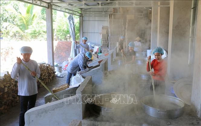 Nghề làm đường thốt nốt của đồng bào dân tộc thiểu số Khmer tỉnh An Giang được công nhân là Di sản Văn hóa phi vật thể quốc gia năm 2024. Ảnh: Công Mạo-TTXVN