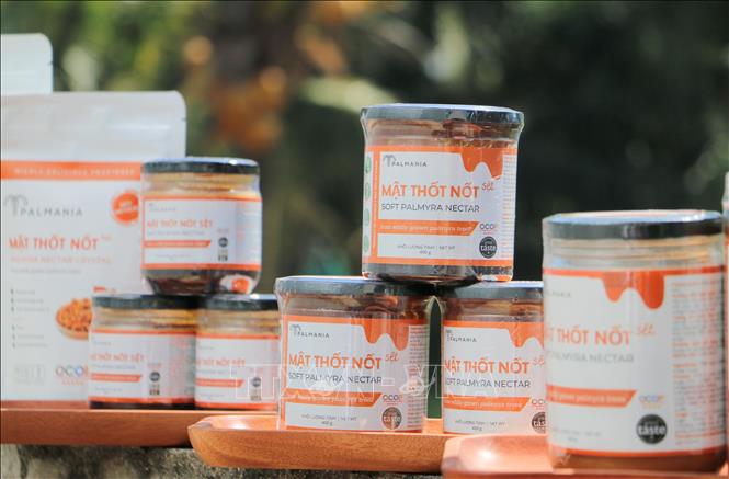 Các sản phẩm đường thốt nốt của Công ty Cổ phần Palmania (xã Tri Tôn, tỉnh An Giang) đạt chuẩn OCOP 5 sao cấp quốc gia. Ảnh: Công Mạo-TTXVN