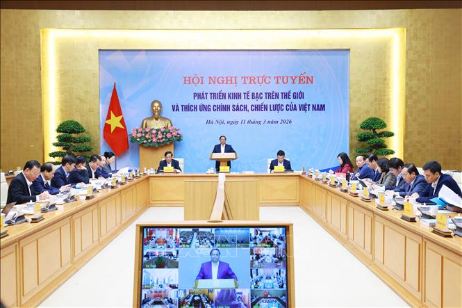 Thủ tướng Phạm Minh Chính chủ trì Hội nghị trực tuyến về kinh tế bạc trên thế giới và thích ứng chính sách, chiến lược của Việt Nam. Ảnh: Dương Giang-TTXVN
