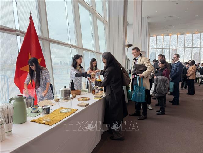 Quầy Cà phê Việt Nam được bạn bè quốc tế yêu thích tại trụ sở LHQ. Ảnh: Thanh Tuấn - PV TTXVN tại Mỹ